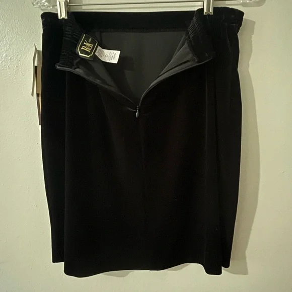 R&K Vintage Sears Classic Black Velvet Pencil Skirt Size Petite Large - Picture 5 of 6